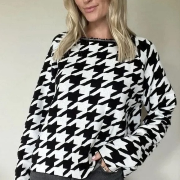 NWT SIX/FIFTY Black & White Super Soft Boxy Fit Sweater in size M - Picture 1 of 7